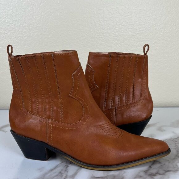 Chase+Chloe Women Size 9 Brown Faux Leather Pointed Toe Pull On Ankle Boots - Picture 1 of 10